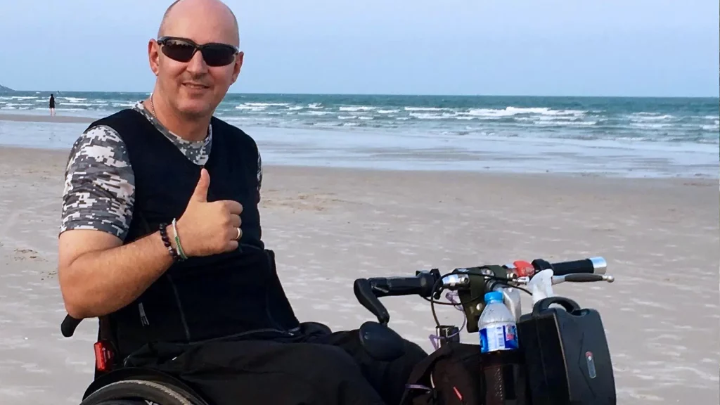 Jens Maspful, Deutscher Meister im Handicap-Golfen am Strand mit Handbike und E.COOLINE Kühlweste